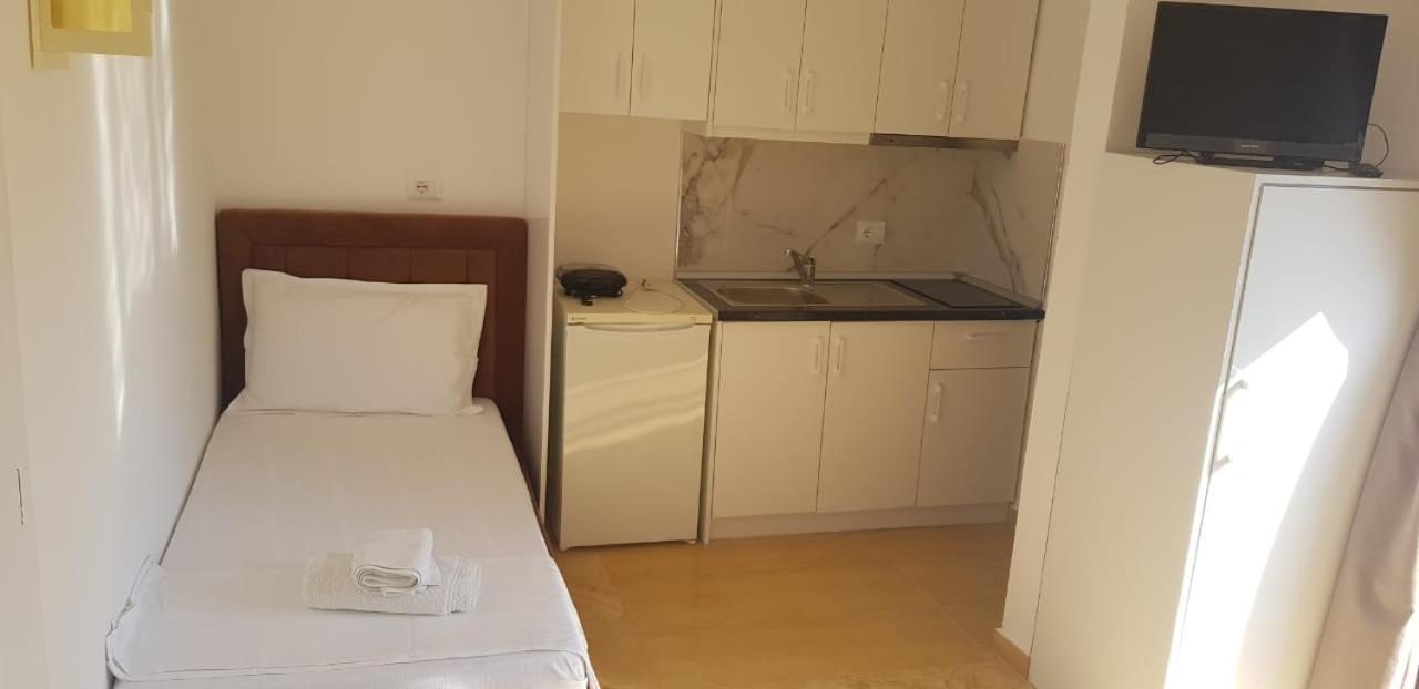 Apartments Villa Dovinefa Ksamil Ngoại thất bức ảnh